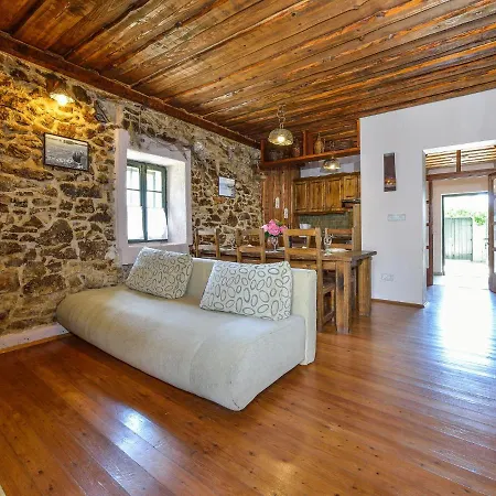 Pet-friendly In Suko An Holiday home